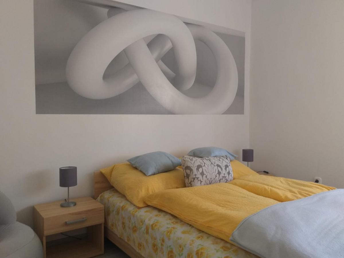 Simon Apartman Tiszafured Exterior photo